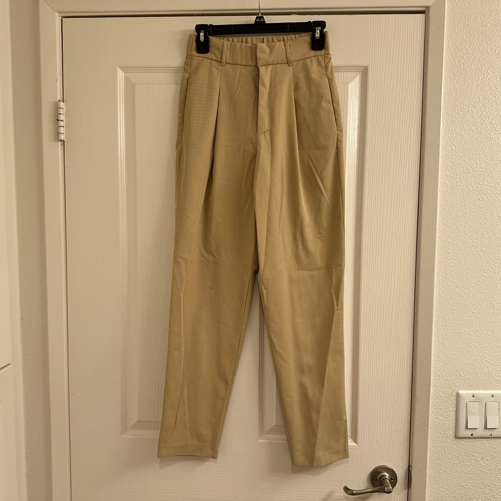Women’s Tan Pants